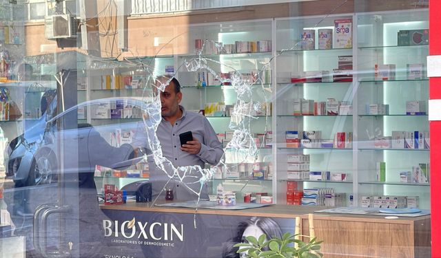 Eczaneye pompalı tüfekli saldırı; çok sayıda saçma isabet etti