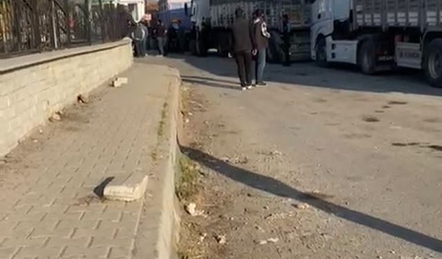 Elazığ'da fabrika önünde silahlı ve bıçaklı kavga: 3 yaralı