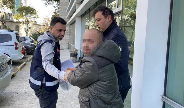 Eşinin başına ütüyle vurup, çocuklarını darbetti