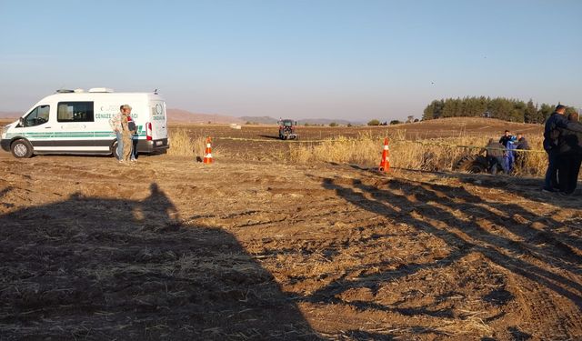 Gaziantep'te devrilen traktörün altında kalan sürücü öldü