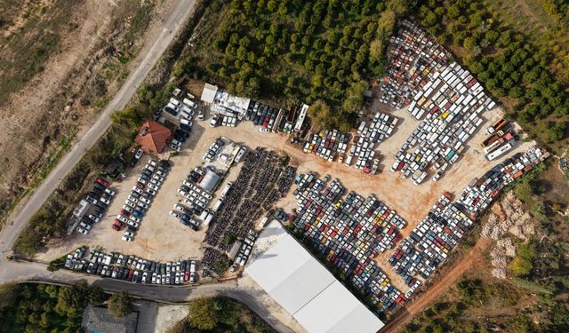 'Hacizli' bagaj kapağı, 3 yıldır yediemin otoparkında bekliyor