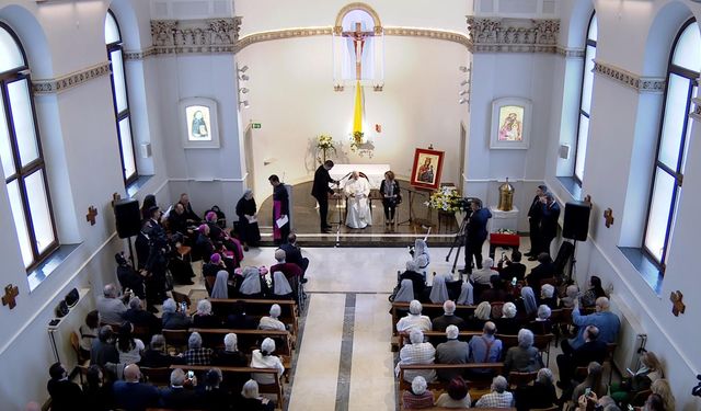 İstanbul - Papa 14. Leo Fransız Fakirhanesi'ni ziyaret etti / Ek bilgi - İznik'e hareket görüntüsü eklendi