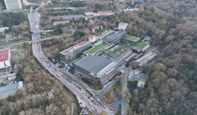 İstanbul - Papa 14.Leo'nun ayine katılacağı Volkswagen Arena'daki hazırlık havadan görüntülendi
