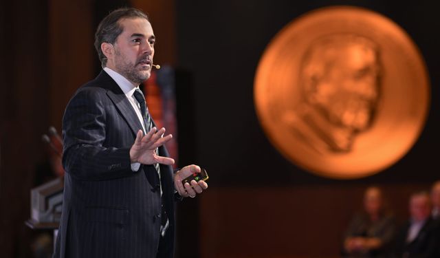 İstanbul- Rahmi Koç Bilim Madalyası ödülü Ufuk Akçiğit'e verildi