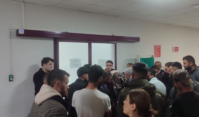 Kargo aracının çarptığı 2 yaşındaki Miran, ağır yaralandı