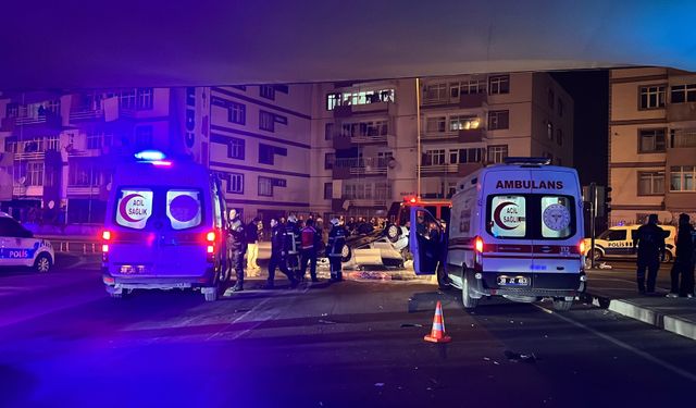 Kayseri'de polisin ‘dur' ihtarına uymayan otomobil takla attı: 2 yaralı