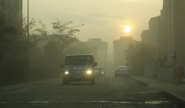 Keşan'da yoğun sis; görüş mesafesi 30 metreye düştü / Video eklendi