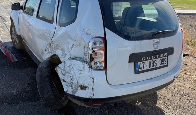 Mardin'de 3 aracın karıştığı kazada TIR alev aldı; o anlar kamerada