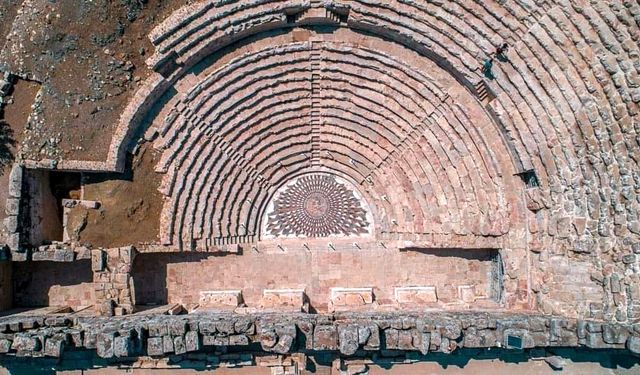 Medusa mozaiğinin üzeri kapatıldı