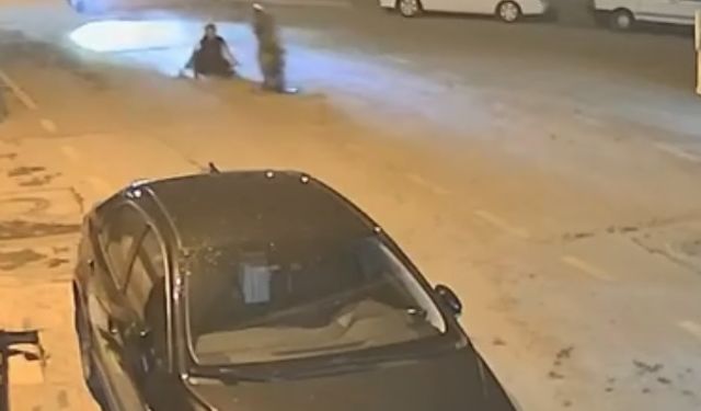Motosikletten düştükten sonra yaya olarak kaçtılar