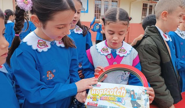 Öğretmen Eren, projesiyle kırsaldaki öğrencilerin yüzünü güldürdü