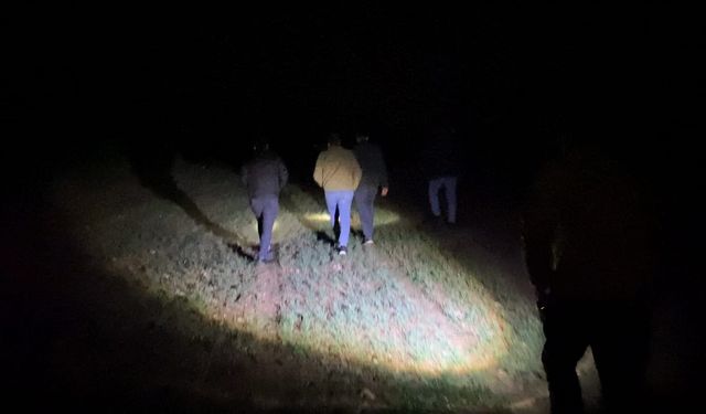 Polisin 'dur' ihtarına uymayan sürücü, aracını bırakıp ormana kaçtı