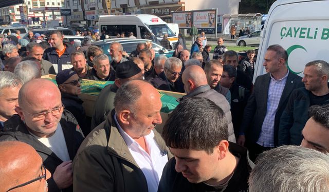 Rize'de ahşap yapının altına kalarak ölen 2 kişi için cenaze namazı kılındı