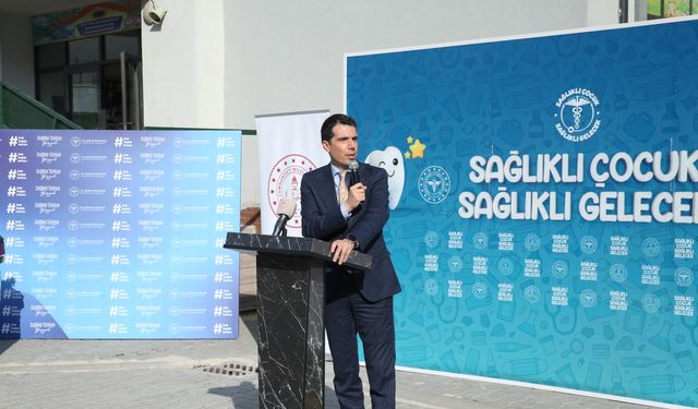 Sağlık personeli ile sahaya inen ilkokul öğrencileri, 'Sağlık Elçisi' oldu