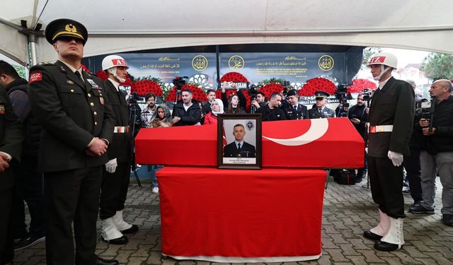 Şehit Astsubay Başçavuş Akın Karakuş, Sakarya'da son yolculuğuna uğurlandı (2)