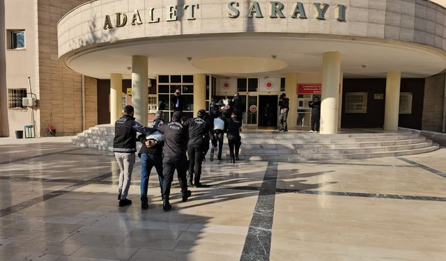 Silahlı alacak kavgasında 6 şüpheli adliyeye sevk edildi