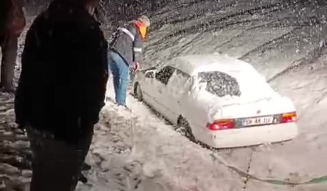 Sivas'ta kar yağışı etkili oldu