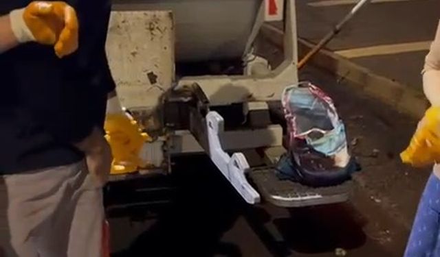 Temizlik görevlileri, çöpte buldukları para ve altınları sahibine teslim etti