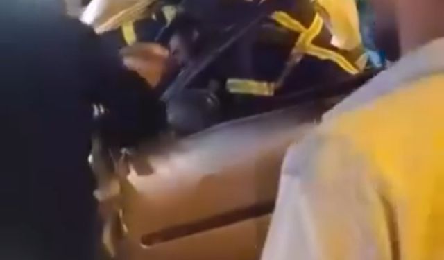 TIR'a çarpan otomobilde ölen kardeşler Adar ve Zana, yan yana defnedildi