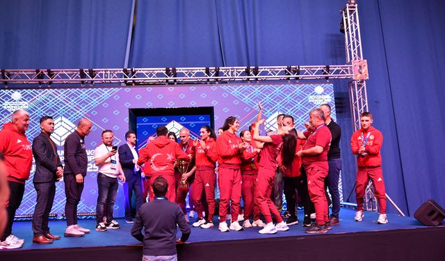 U23 Kadın ve Erkek Boks Milli Takımları, Avrupa Boks Şampiyonası'nda takım halinde şampiyon oldu