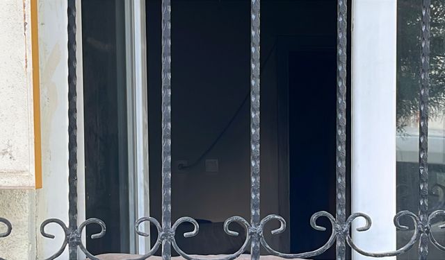 Yangında 2 yaşındaki Ersin öldü, dumandan etkilenen ailesi hastaneye kaldırıldı