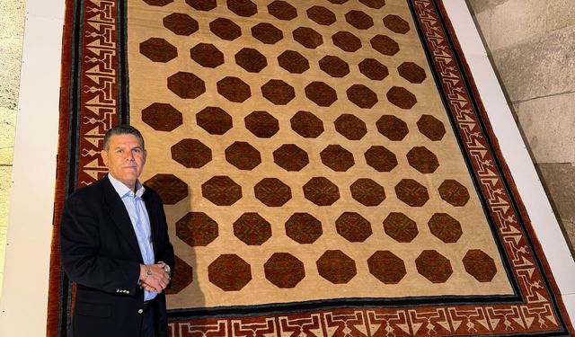 Yeniden dokunan Selçuklu halıları, Sultanhanı Kervansarayı'nda sergileniyor
