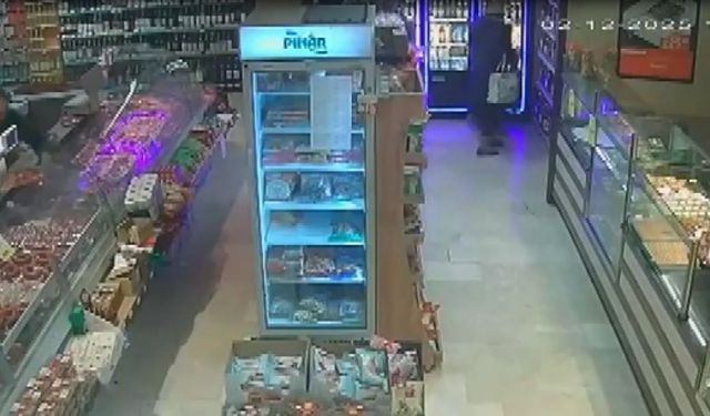 Ankara'da marketten içki çalan 3 kişiyi kameralar kaydetti