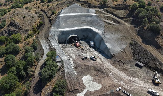 Bakan Uraloğlu: Delice-Çorum hızlı tren hattında yüzde 13,75 ilerleme sağlandı