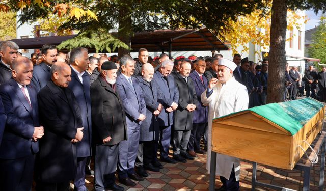 Bakan Yardımcısı Aktaş'ın annesi, toprağa verildi