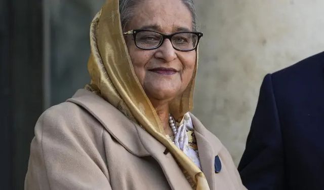 Bangladeş'te eski Başbakan ve yeğenine yolsuzluktan hapis cezası