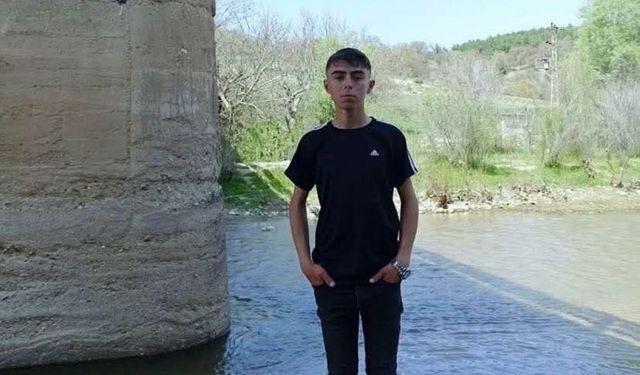 Devrilen traktörün sürücüsü Emre öldü