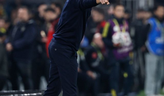 Fenerbahçe derbide 90+5'inci dakikada bulduğu golle yoluna yenilgisiz devam ediyor