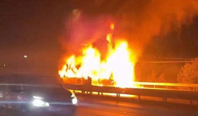 İstanbul - Arnavutköy'de İETT otobüsü alev alev yandı -1