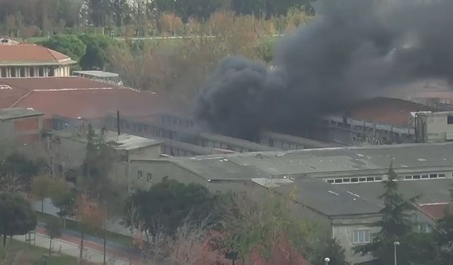 İstanbul- Bakırköy'de tekstil fabrikasında yangın -4  / Havadan görüntü 