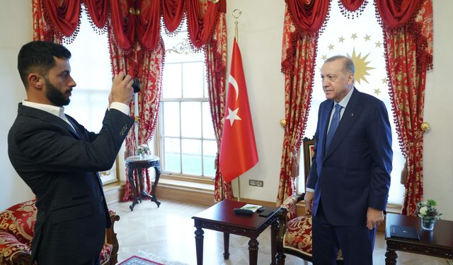 İstanbul- Cumhurbaşkanı Erdoğan, Oscar ödüllü Filistinli yönetmen Basel Adra ile görüştü