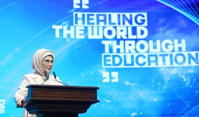 İstanbul- Emine Erdoğan: Gelecek nesillere adil bir dünya bırakmak boynumuzun borcu