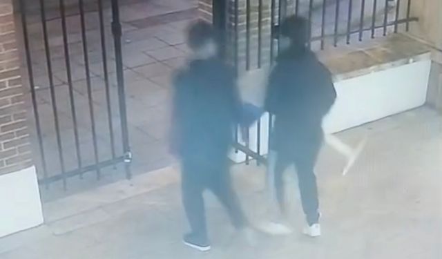 İstanbul - Kadıköy'de camideki yardım kutusu çalındı; o anlar kamerada