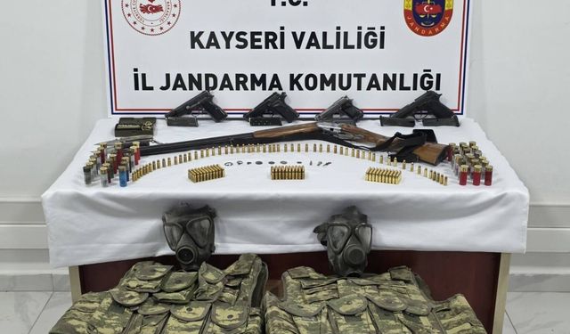 Jandarmanın operasyon düzenlediği evden silah ve mühimmat ele geçirildi; 1 gözaltı