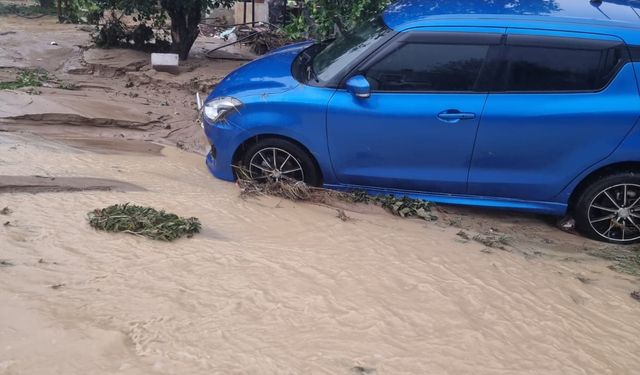 KKTC'de şiddetli yağışlar sele yol açtı