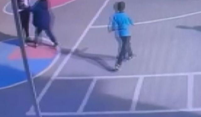 Nefes borusuna mandalina kaçan öğrenciyi Heimlich manevrasıyla kurtardı