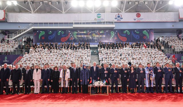 TBMM Başkanı Kurtulmuş, Sağlık Bilimleri Üniversitesi Ebu Ali İbn Sina Buhara Devlet Tıp Enstitüsü Mezuniyet Töreni’ne katıldı