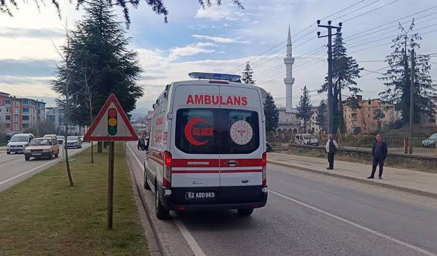 Ordu’da otomobil yayaya çarptı: 3 yaralı