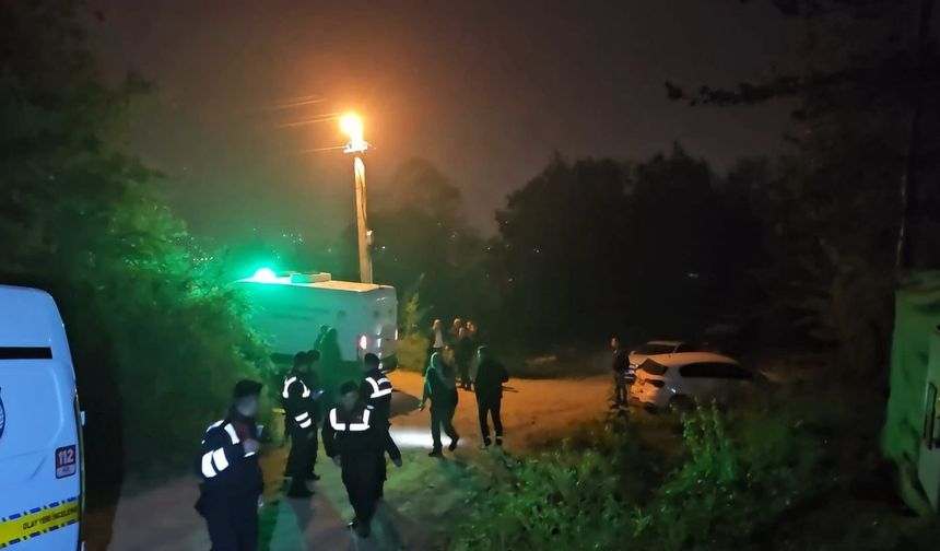 Arkadaşlarıyla otururken tabancayla kazara vurularak öldü