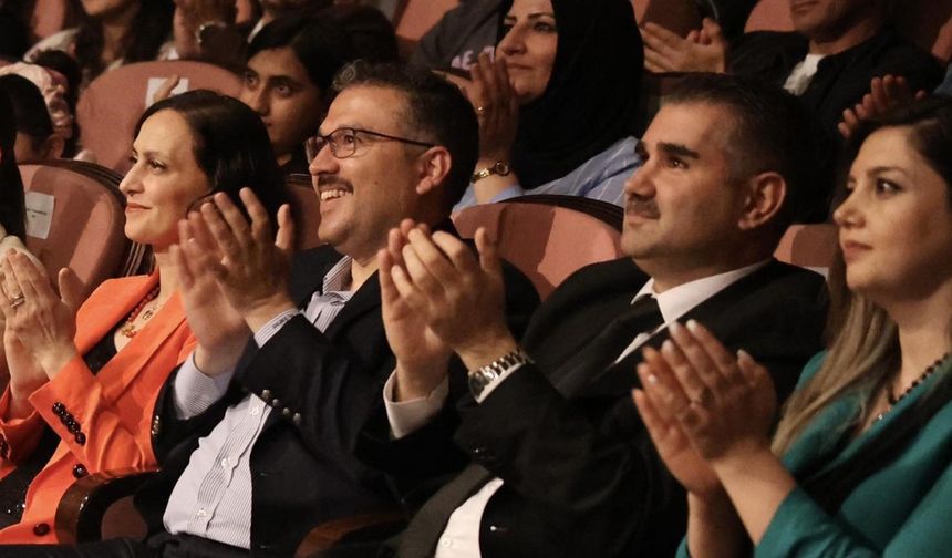 Başsavcı, 'Gel Sevelim' ve 'Yandı Bağrım' türküleri ile Neşet Ertaş'ı andı