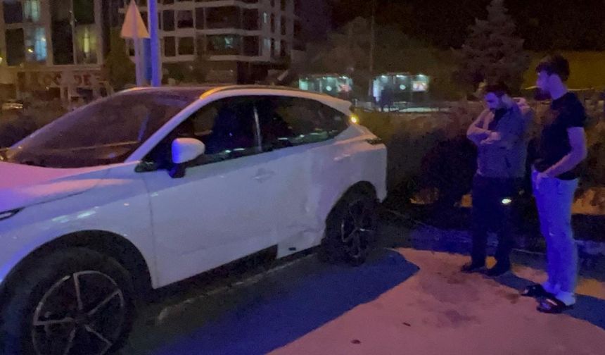 Polisin 'dur' ihtarına uymayan otomobilin ehliyetsiz sürücüsüne 37 bin lira ceza