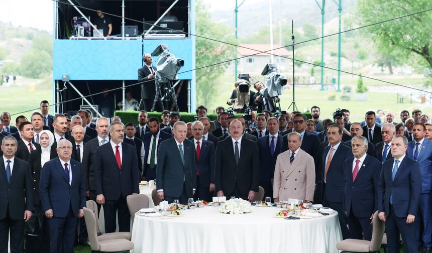 Cumhurbaşkanı Erdoğan: Karabağ Zaferi, Azerbaycan'ı çok daha güçlü ve müreffeh kılıyor