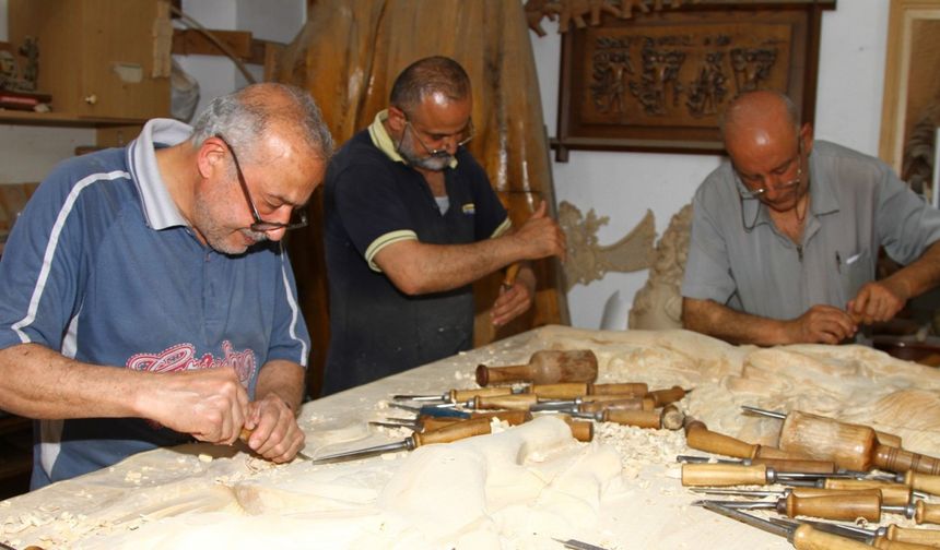57 yıllık ahşap oyma sanatçısı: İmalat zor, çırak yetişmiyor
