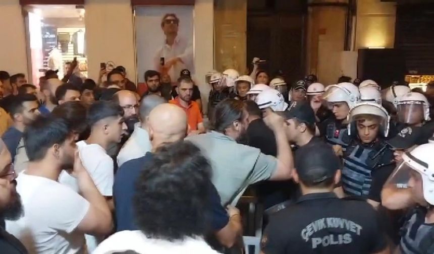 Leman dergisine protestolar sürüyor