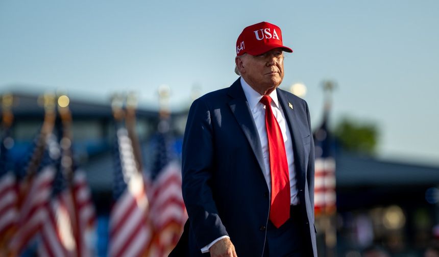 Trump ile Zelenskiy, telefonda görüştü