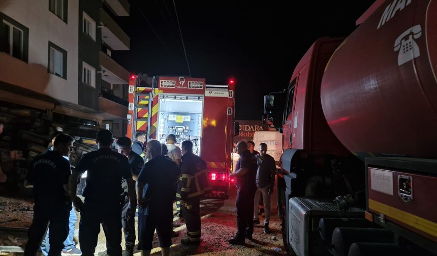Mardin'de depo yangınında 1 kişi dumandan etkilendi